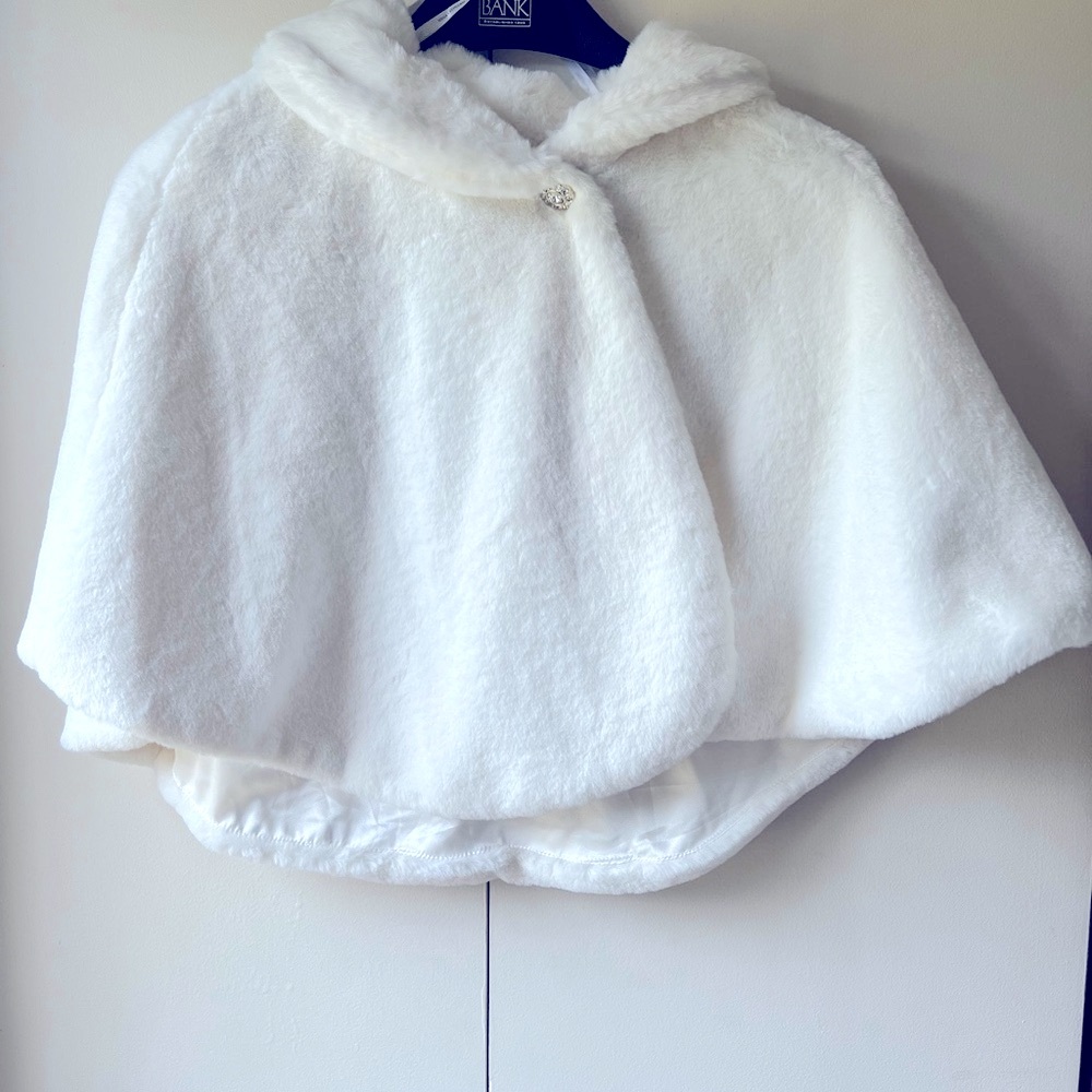 NWT Nina Leonard White Fur Shawl